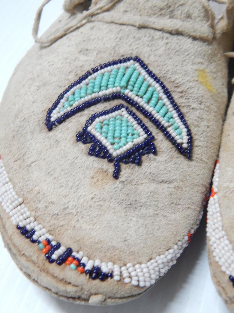 ANTIQUE VINTAGE KIOWA INDIAN BEADED MOCCASINS - HARD SOLES - BRAIN TANNED
