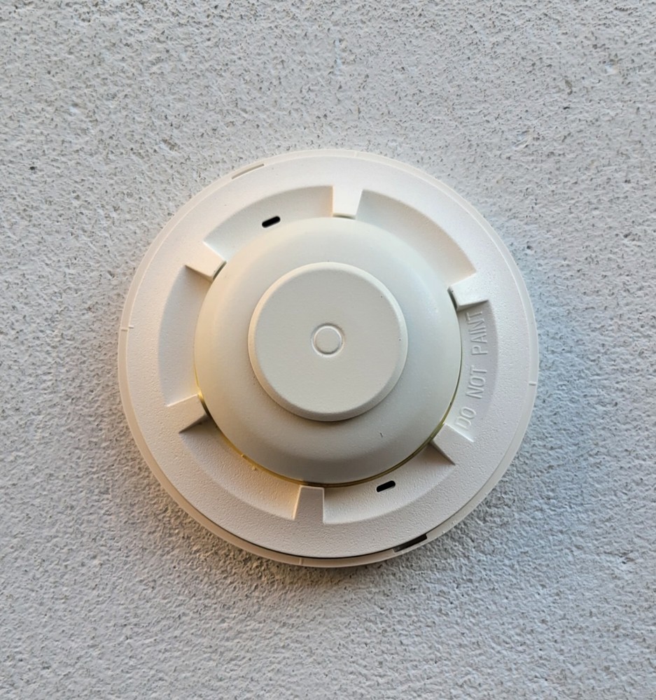 System Sensor Model No, 5601P Heat Detector, New Open Box