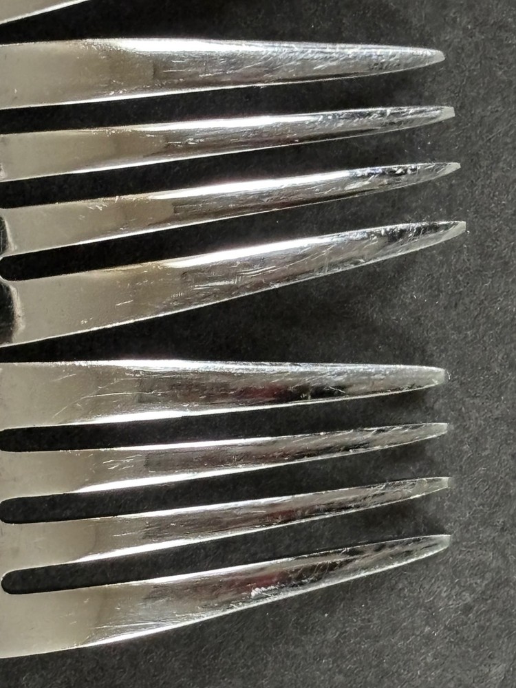 (3) Dinner Forks ONEIDA METRA Stainless Flatware Glossy Plain ~ 7-7/8"