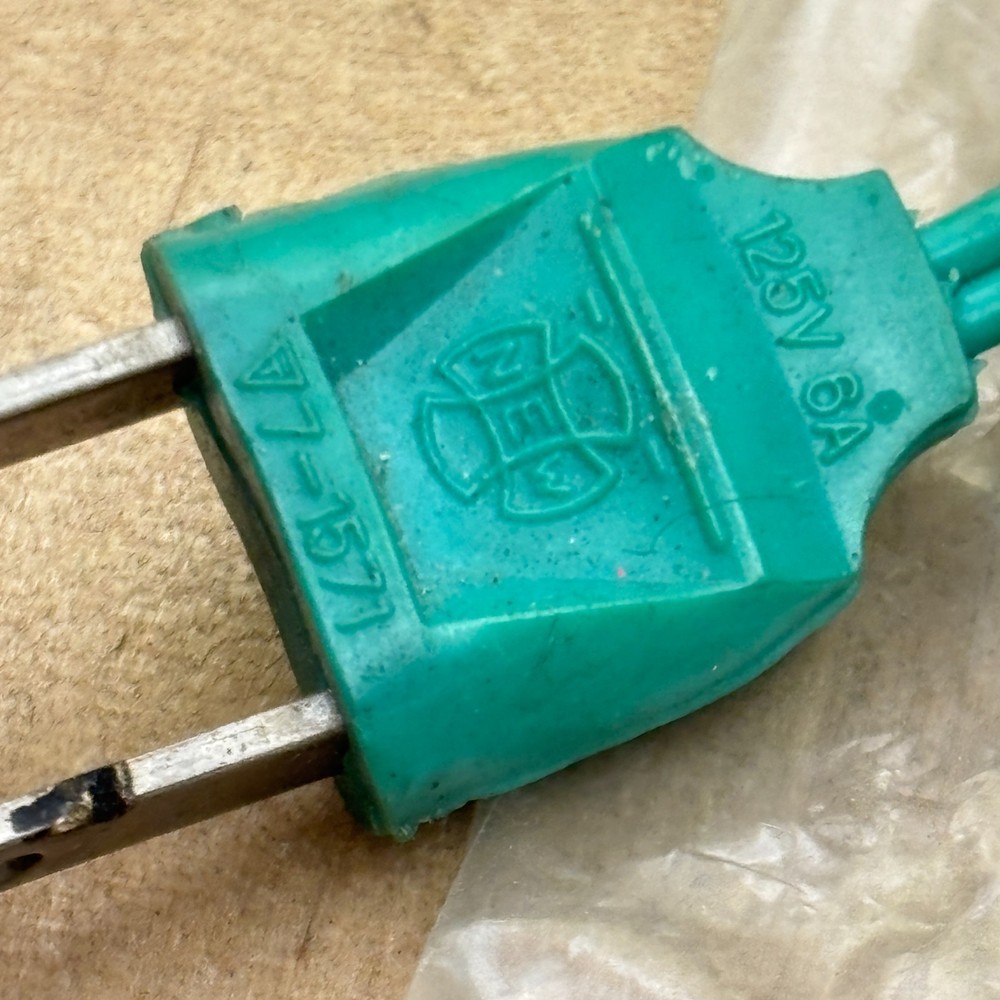 Vintage UNIVERSAL Battery Eliminator Replacement, Untested