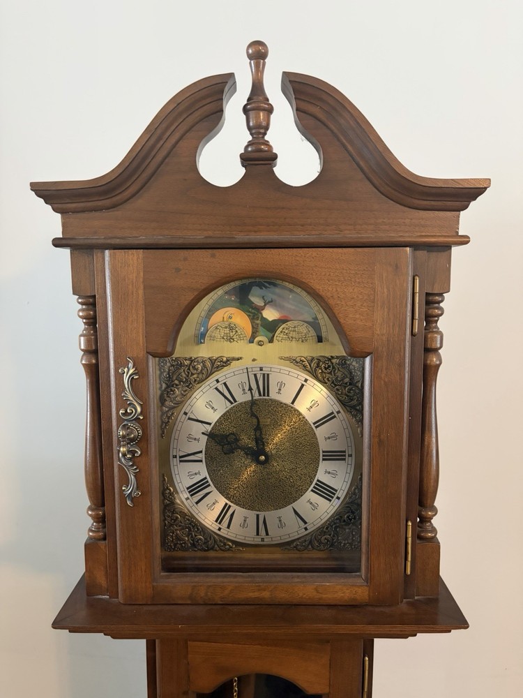 Grandfather Clock – Emperor Clock Company