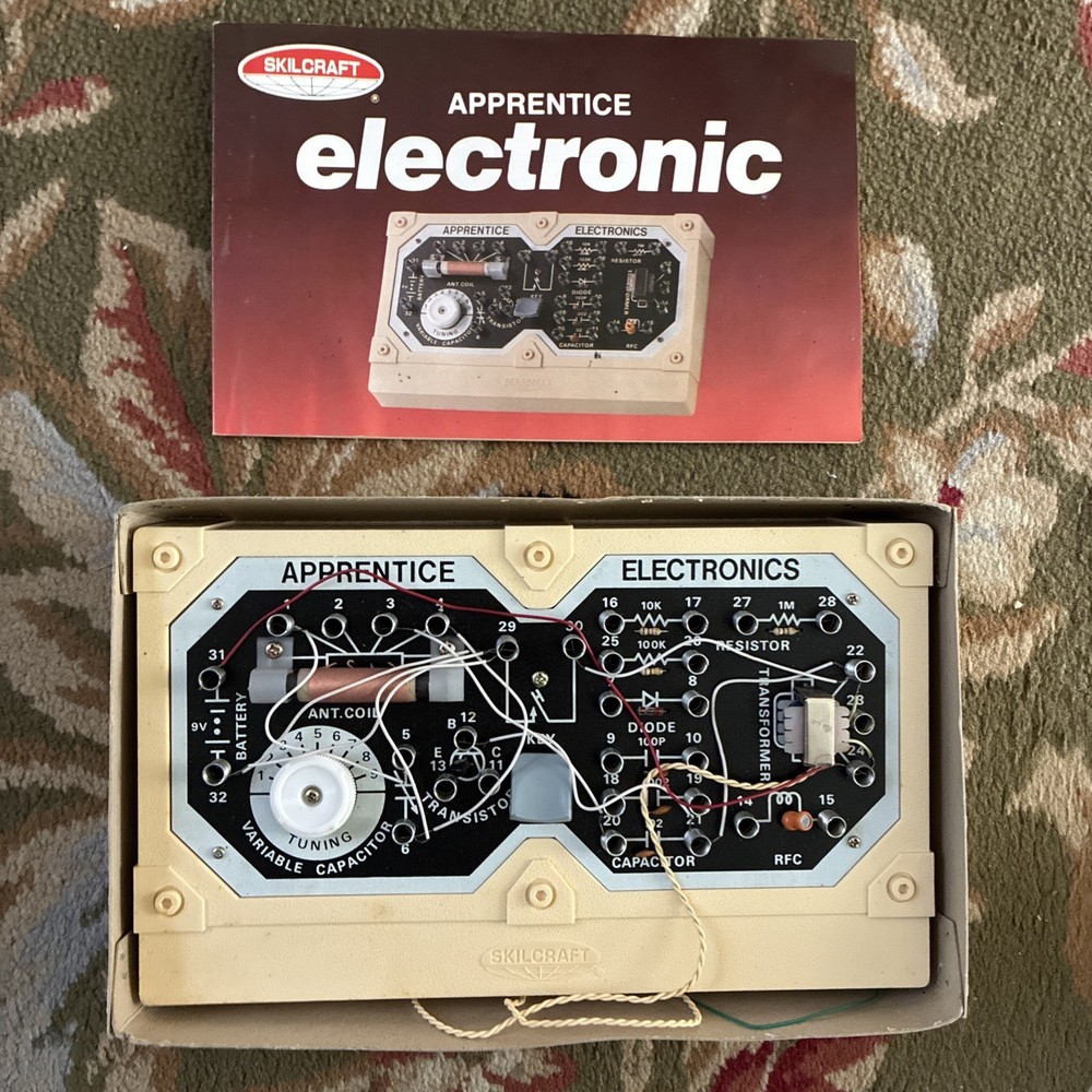1985 Vintage Skillcraft Apprentice Electronic Experiment Set Works! In Box