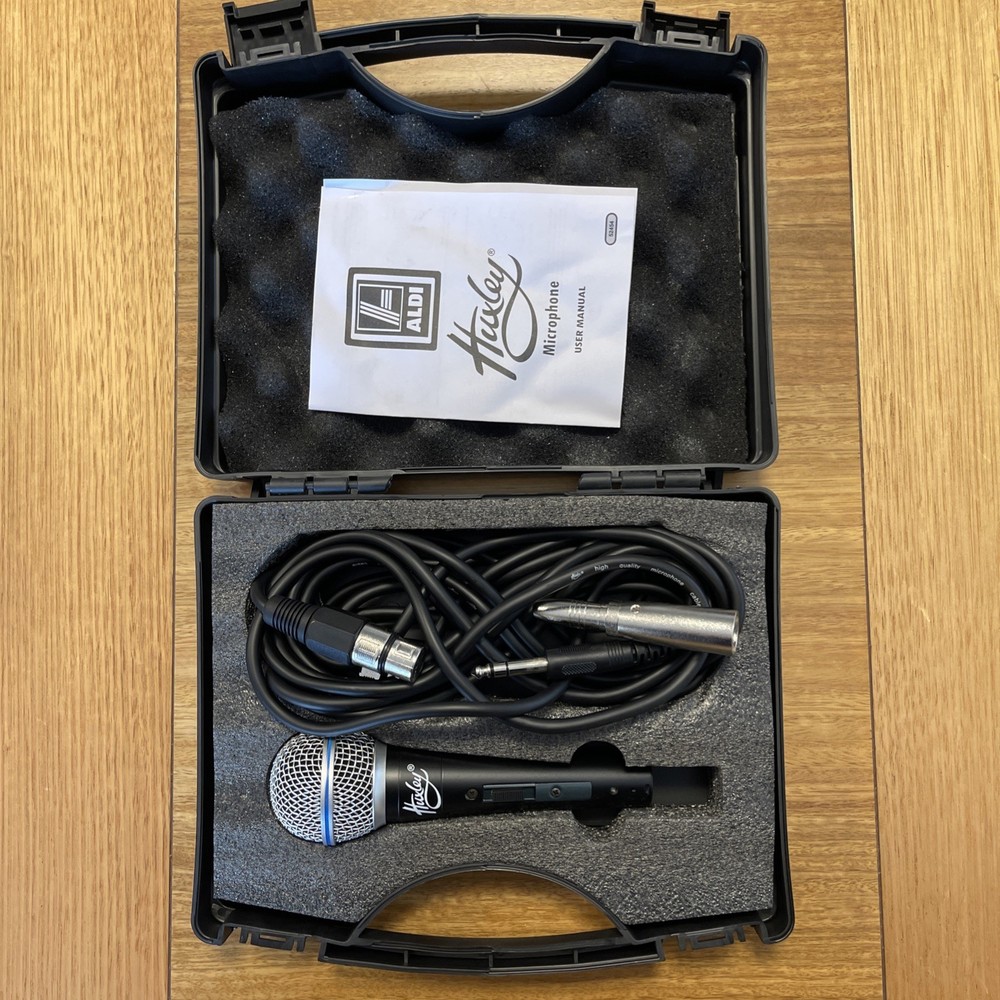 HUXLEY Wired Microphone with cables and case