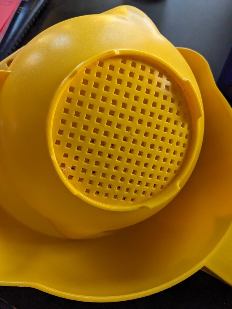 2 Tupperware Yellow Colanders 1 Quart (small) 2 Quart (large) Strainers Exc Cond