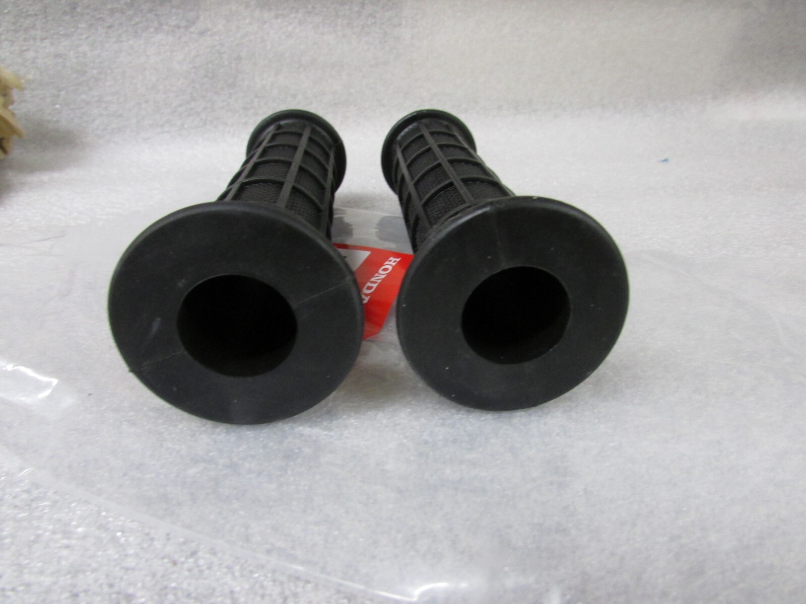 NOS HONDA ATC250ES BIG RED ATC250R ATC350X OEM HANDLEBAR GRIPS PR 7/8"