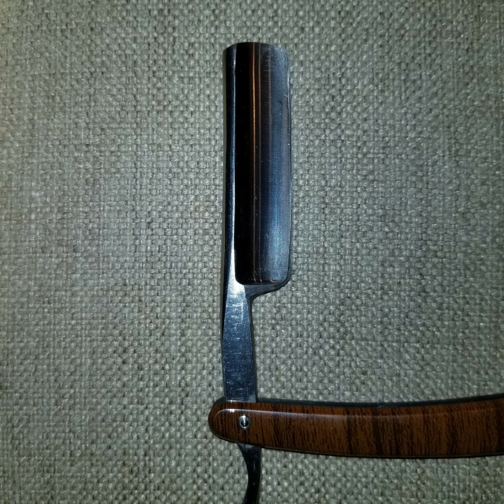 Alpha Outpost Straight Razor