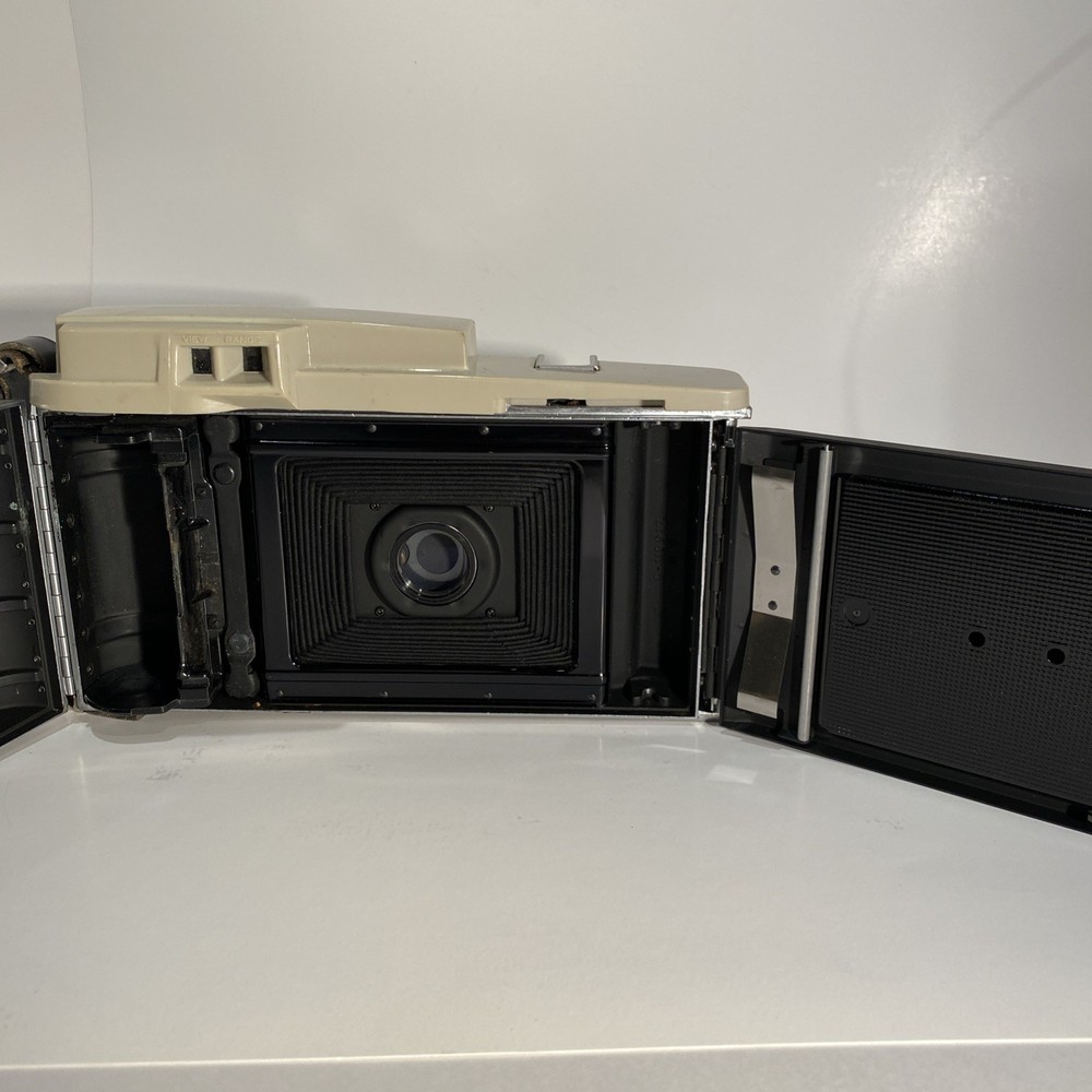 Polaroid Land Camera Vintage Model 150 Untested