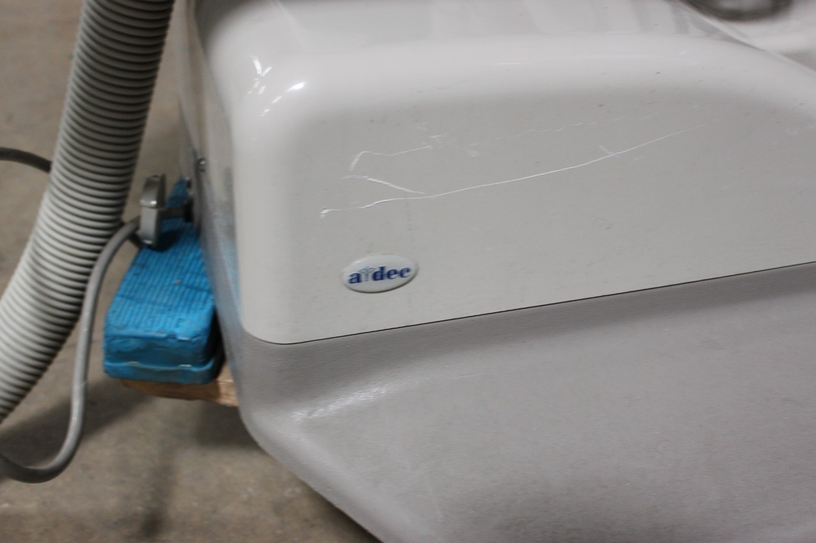 Adec Dental Patient Proma Exam Procedure Chair Unit & Light. Pls see the picture