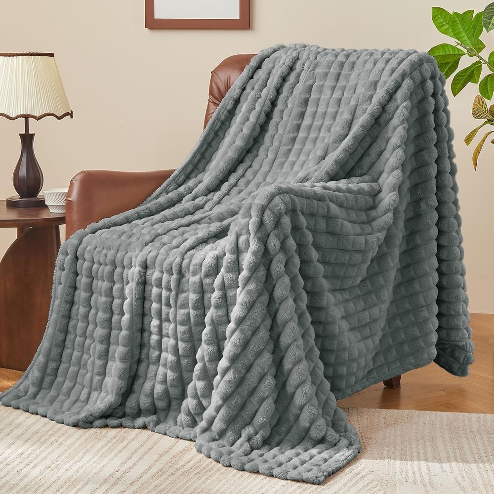 Updated Grey Throw Blanket Couch & Bed- Super Soft & Warm 3D Checkered Fluffy