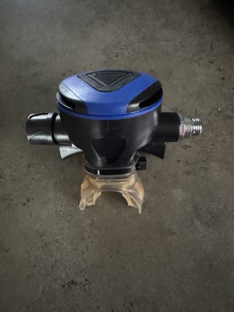 Oceanic scuba second stage regulator