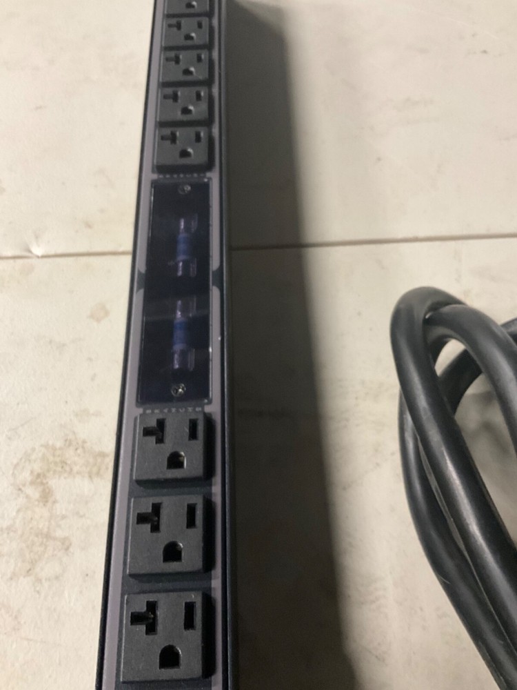 SERVER TECHNOLOGY - C-12V1-L30M - Metered Cabinet Distribution Unit
