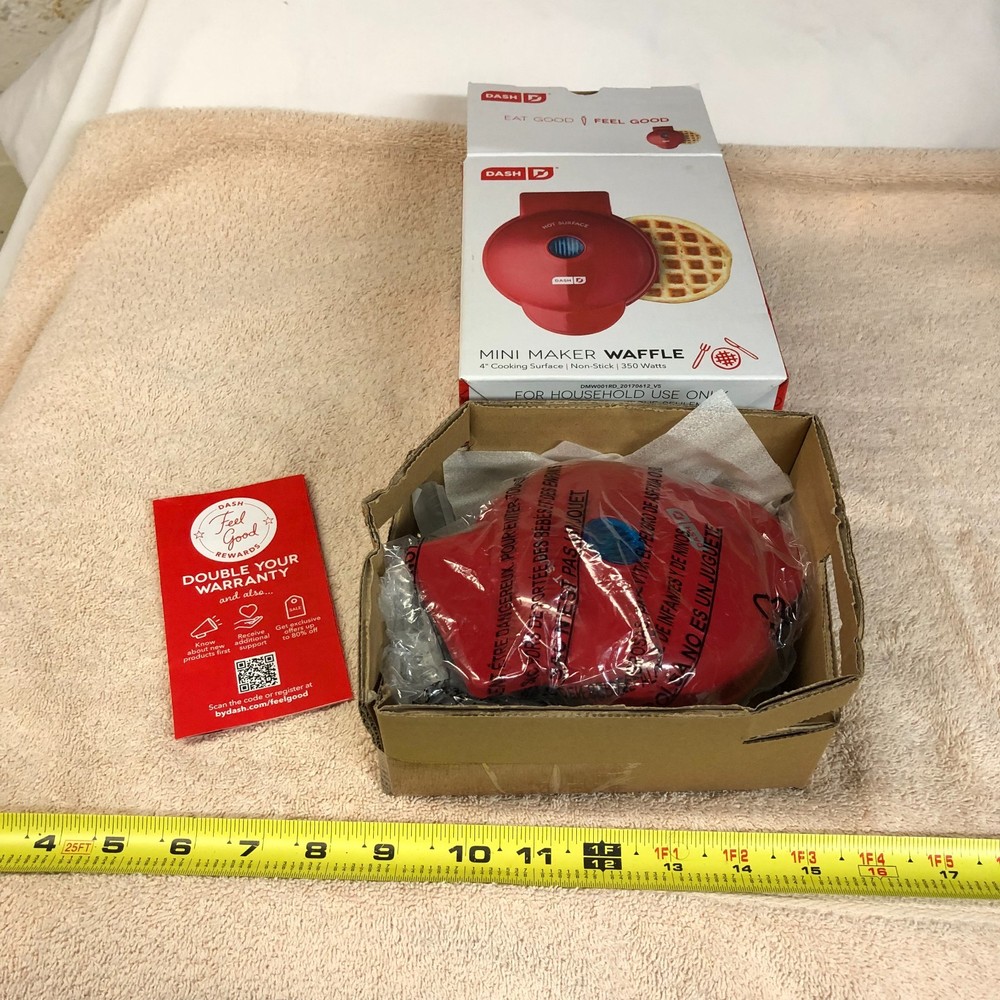 DASH BRAND MINI 4" WAFFLE MAKER