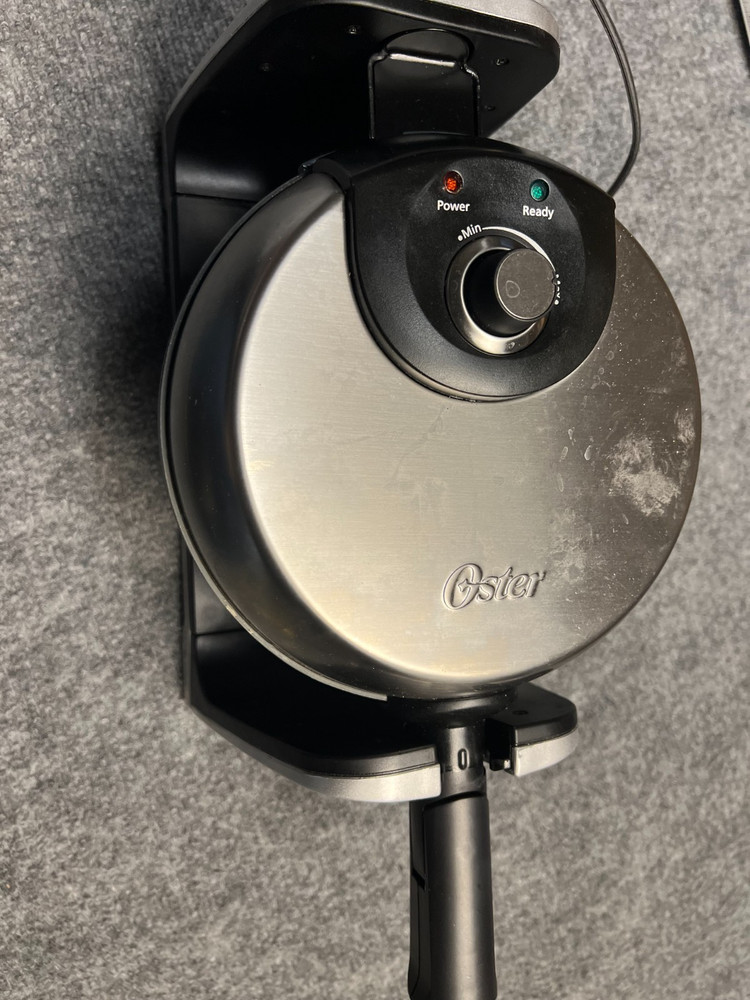Oster Flip Belgian Waffle Maker/ CKSTWF1F-DM