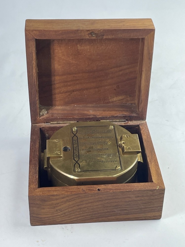 Solid brass nautical calculator (BROKEN). Wooden case