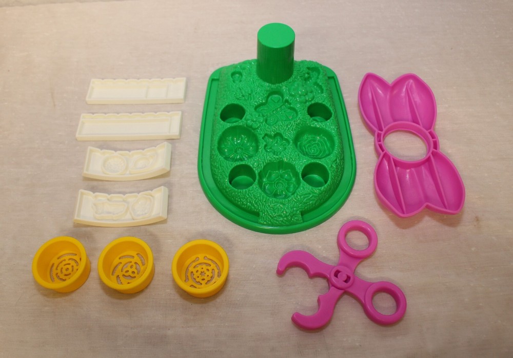 Play-Doh Magic Bloom Flower Garden 2001