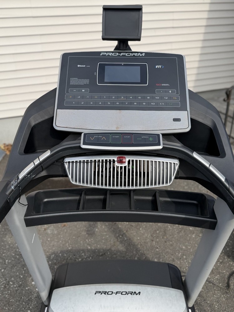 ProForm Pro 2000 Electric Treadmill Touchscreen Bluetooth iFit 50 Programs