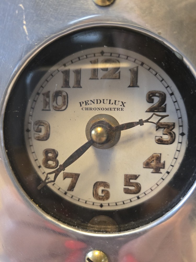 Pendulux Chronometer Table Clock With Stand Does work.