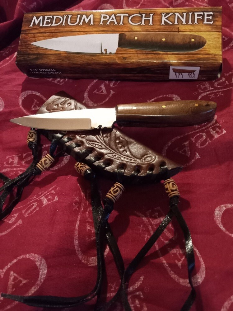 Medium Hunter Patch Knife Wood Handle and Leather Sheath