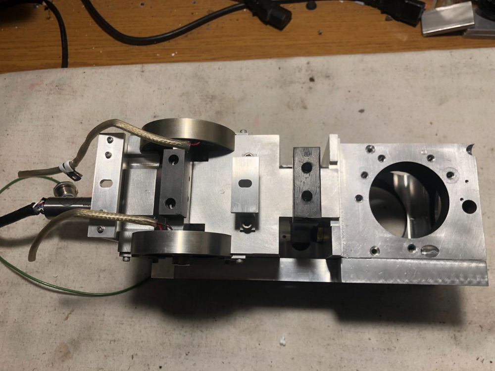 Military Laser Schaevitz Eng Linear Variable Differential Transformer & Mount