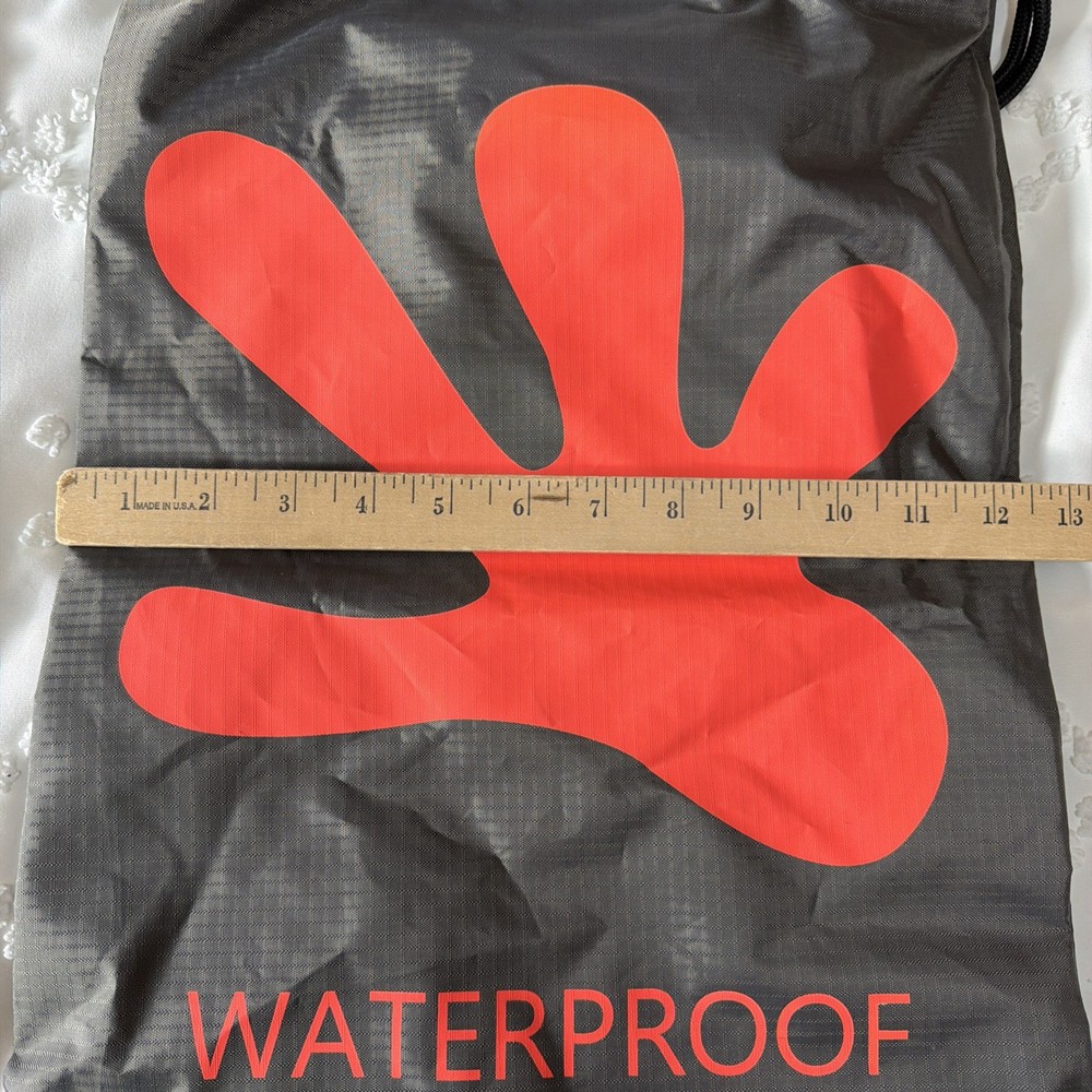 GECKOBRANDS Lightweight Waterproof Nylon Drawstring Active Backpack Gray Orange