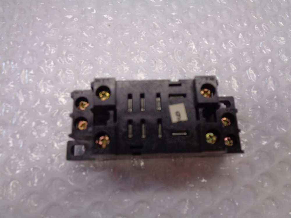 CUTLER HAMMER D7PA2 RELAY BASE NSNP