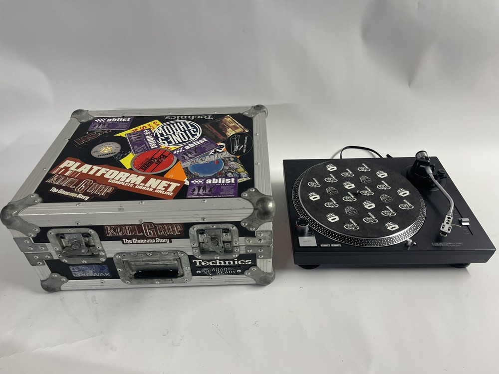 Reloop RP-2000 mk2 Direct Drive Turntable & Road Ready Vintage Case Setup