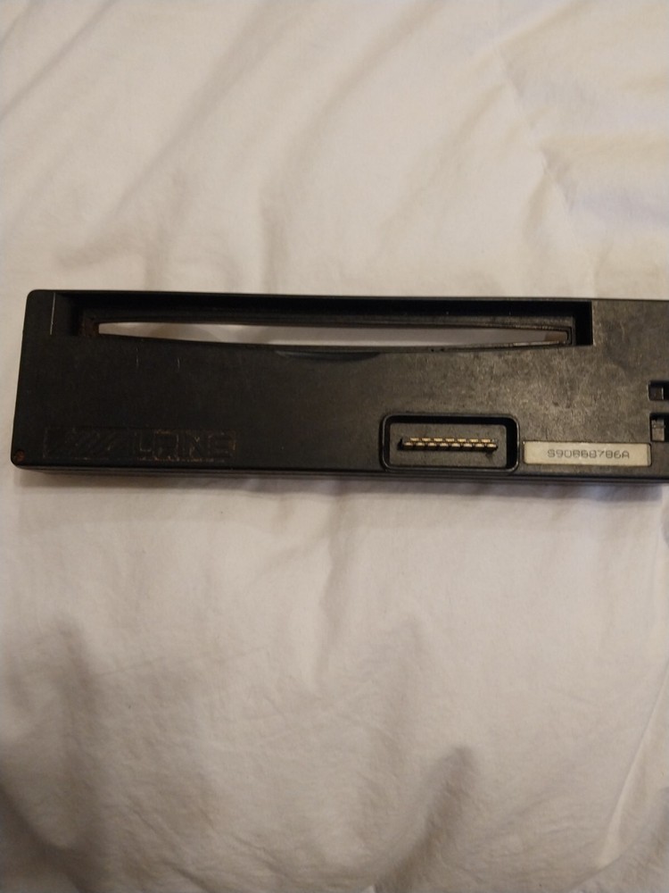 Alpine CDM-7835 faceplate Only (Used).
