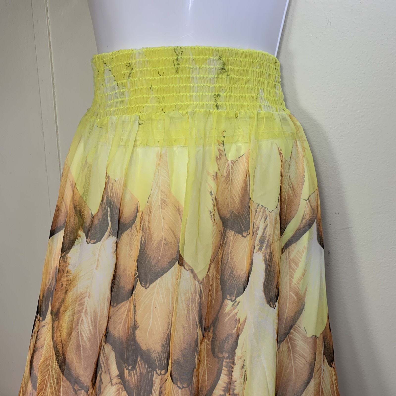 Long Maxi Skirt Size Small Sheer Overlay Lined Multi Color Feather Prints Charm