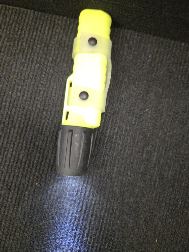 Underwater Kinetics Mini Q40 Flashlight