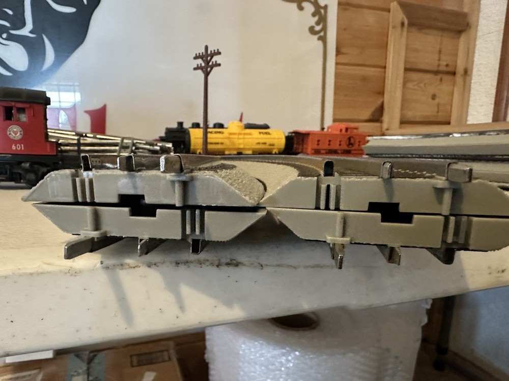 Lionel Fastrack 40x60 Loop Plus CW-80 Transformer
