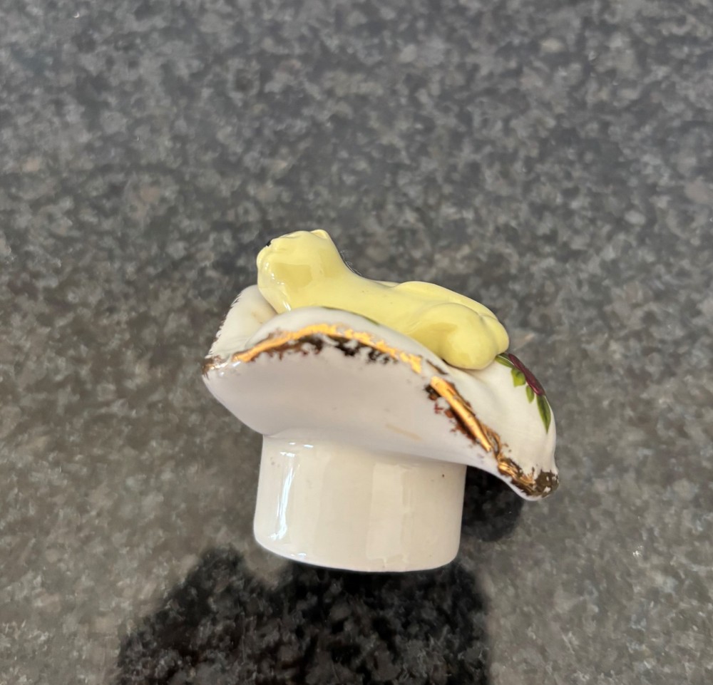 Royal Albert Miniature Tea Pot, Two Cats Playing