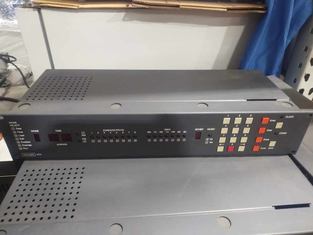 RAULAND MODEL 2524 MASTER CLOCK Intercom System.