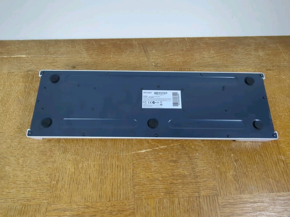 Arturia KeyStep 32-Key MIDI Keyboard Controller Sequencer White w/ USB - Working