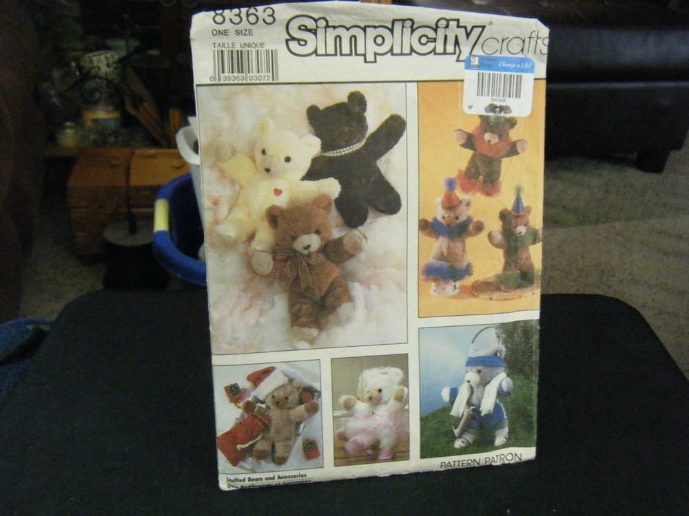 Simplicity 8363 Stuffed Bears & Accessories Pattern