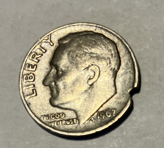 1967 Roosevelt Dime 10c ERROR ~ Chip ~ 56