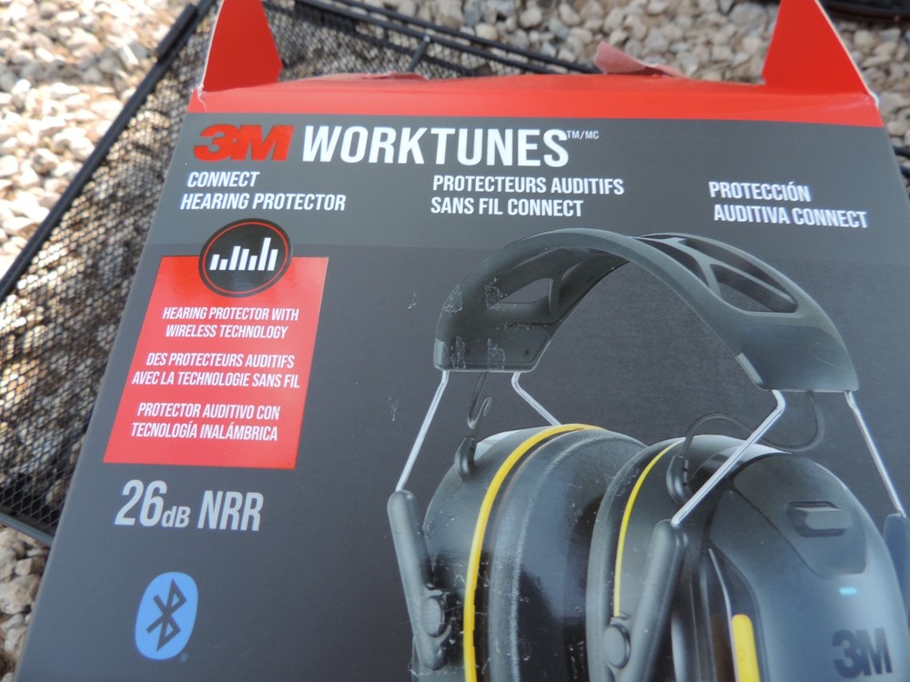 3M worktunes Connect hearing protector 26db NRR Wireless technology