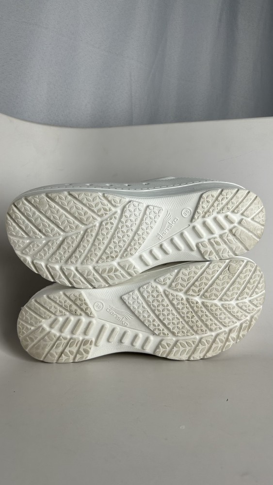 Dansko Kane Molded Pearl Iridescent Clogs Size 38 Eu