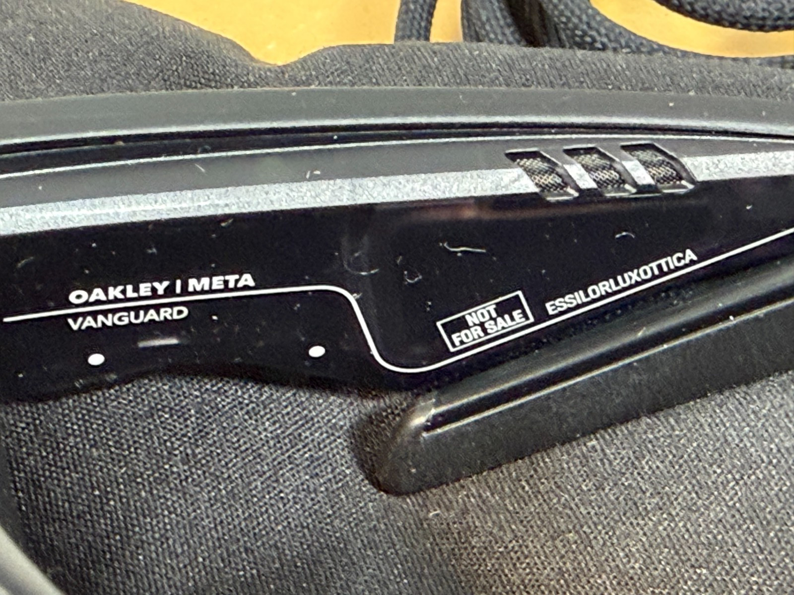 Oakley Meta Vanguard Black Prizm 24K 0W8001E (DEMO MODEL, SEE PHOTOS)