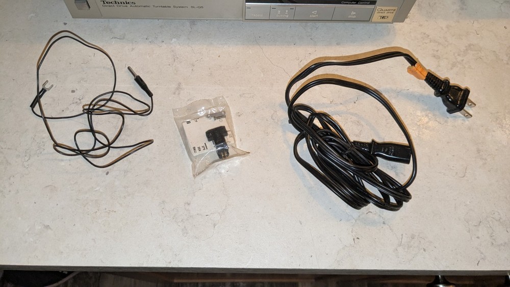 Technics SL-Q5 Linear Tracking Turntable W/Power Cord Power Tested & Table Turns