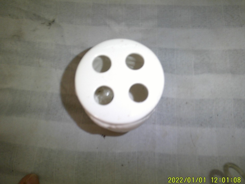 WHITE PORCELAIN 3D PATTERN SEASHELL THEME 4 TOOTHBRUSH HOLDER