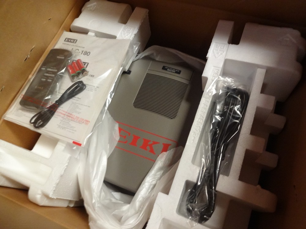 Eiki Lc-180 Projector