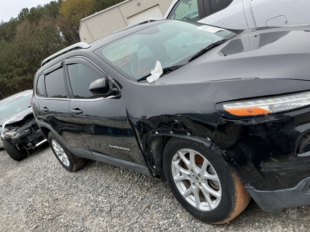 CHEROKEE 2014 Glove Box 5000174