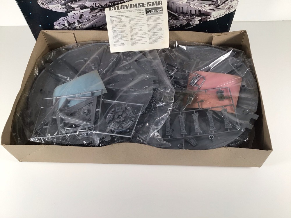Battlestar Galactica Cylon Base Star Monogram Model Kit