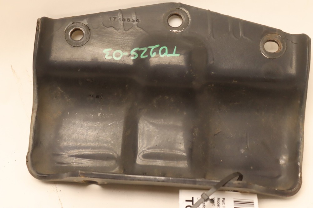 08-17 FREIGHTLINER CASCADIA 125 EVOLUTION HOOD HINGE BRACKET MOUNT OEM