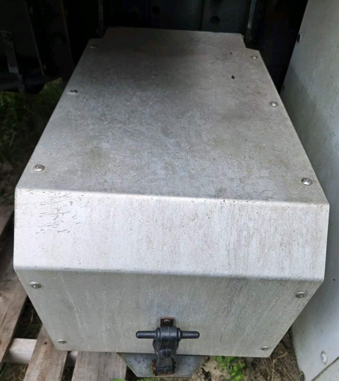 2123139 INTERNATIONAL DURASTAR BATTERY BOX 3344336 - OEM - ALUMINUM COVER