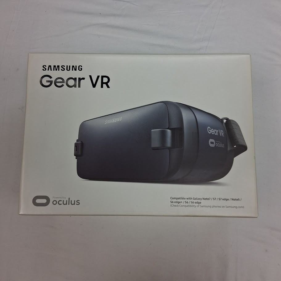 New In Box SEALED Samsung Gear VR Powered By Oculus SM-R323