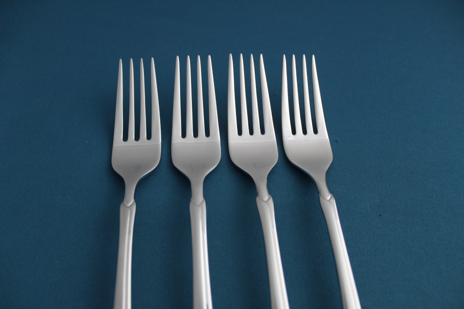 4 Dinner Forks Zwilling J. A. Henckels PROVENCE 18/10 Stainless NEW 7 7/8"