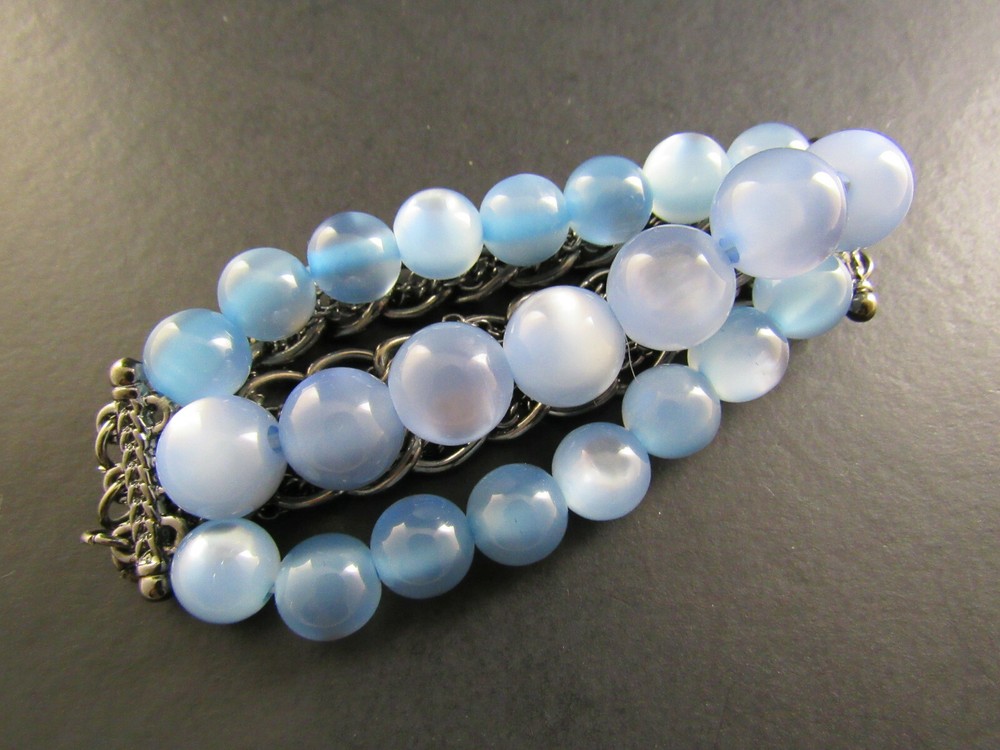 STRETH BRACELET SILVER TONE CHAINS BLUE MOONGLOW BEADS (E2)