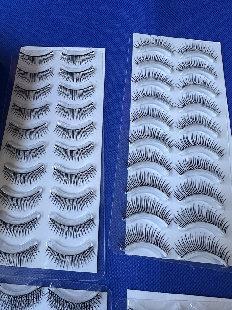 #A19 Lot of false eyelashes
