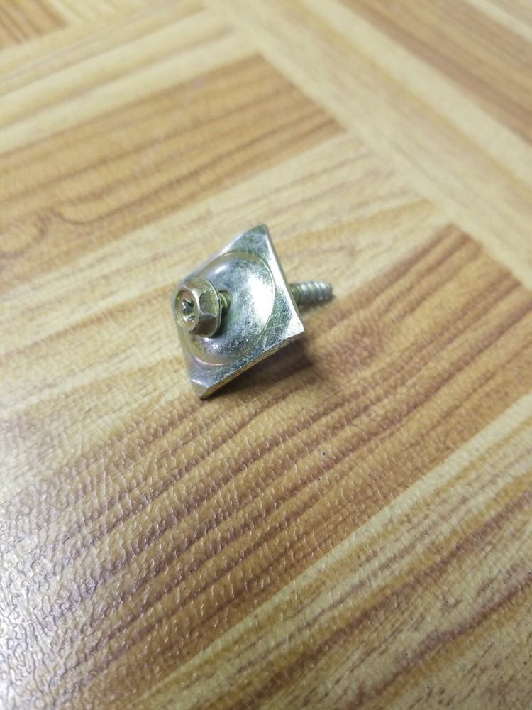 Fisher 634 Quad Receiver Bottom Support Screw